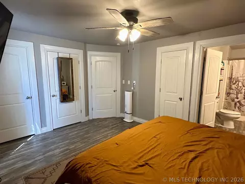 Bedroom - 802 S Howerton Ave, Cushing, OK 74023 photo 5 of 8