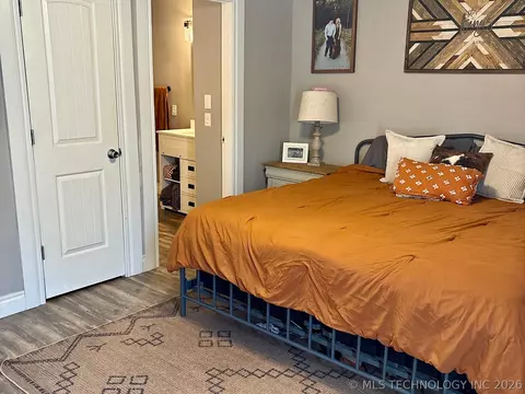 Bedroom - 802 S Howerton Ave, Cushing, OK 74023 photo 7 of 8