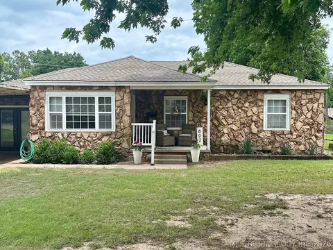 802 S Howerton Ave, Cushing, OK 74023