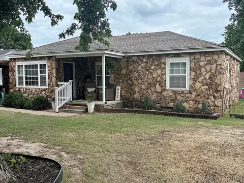 Exterior - 802 S Howerton Ave, Cushing, OK 74023 photo 6 of 15