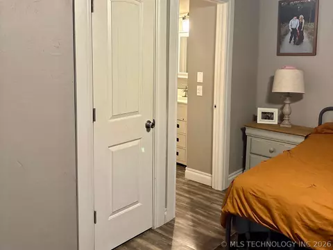 Bedroom - 802 S Howerton Ave, Cushing, OK 74023 photo 6 of 8