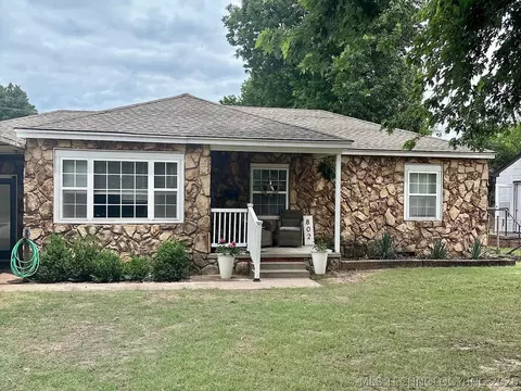 Exterior - 802 S Howerton Ave, Cushing, OK 74023 photo 5 of 15