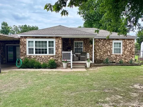 Exterior - 802 S Howerton Ave, Cushing, OK 74023 photo 8 of 15