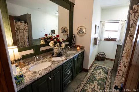 Bath - 3512 E 440 Rd, Eucha, OK 74342 photo 1 of 5