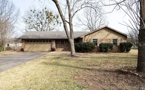 312 Meadowlark Ln, Durant, OK 74701