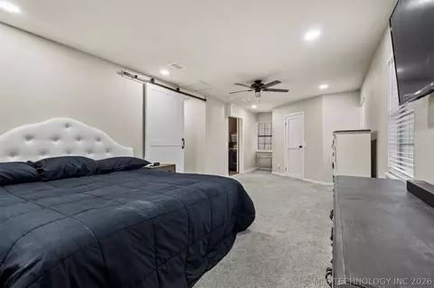 Bedroom - 169 Cardinal, Colbert, OK 74733 photo 3 of 6