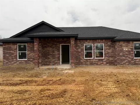 668 W 6th St, Atoka, OK 74525