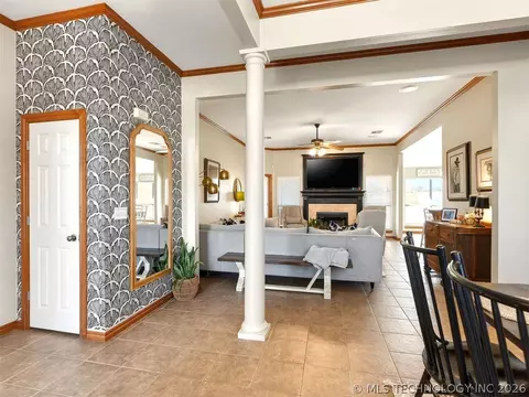 Entry Way - 507 Windemere, Ada, OK 74820 photo 2 of 3