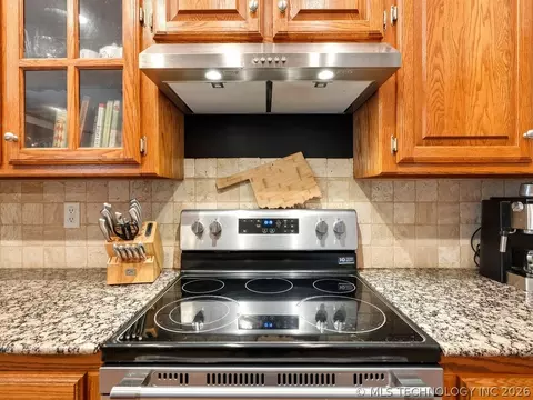 Kitchen - 507 Windemere, Ada, OK 74820 photo 6 of 7