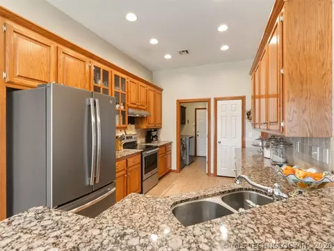 Kitchen - 507 Windemere, Ada, OK 74820 photo 2 of 7