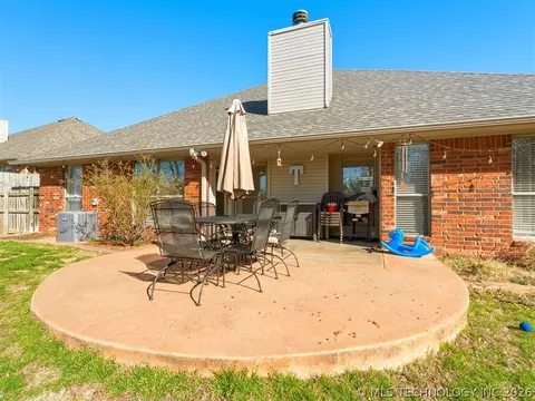 Exterior - 507 Windemere, Ada, OK 74820 photo 9 of 10