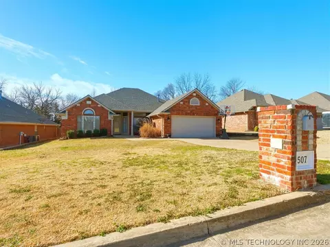 Exterior - 507 Windemere, Ada, OK 74820 photo 2 of 10