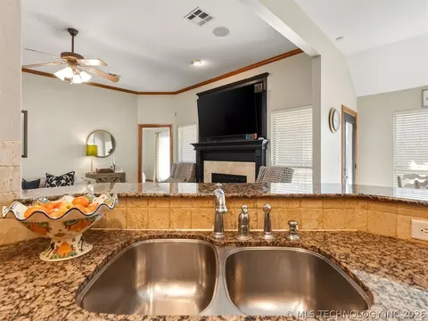 Kitchen - 507 Windemere, Ada, OK 74820 photo 5 of 7