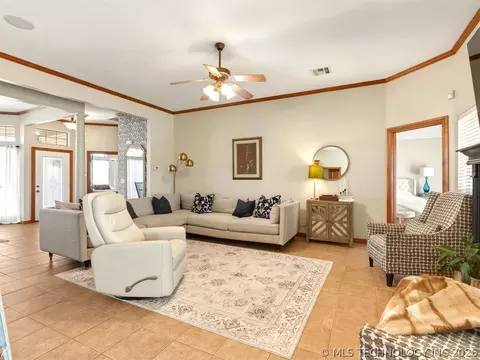 Living - 507 Windemere, Ada, OK 74820 photo 3 of 6