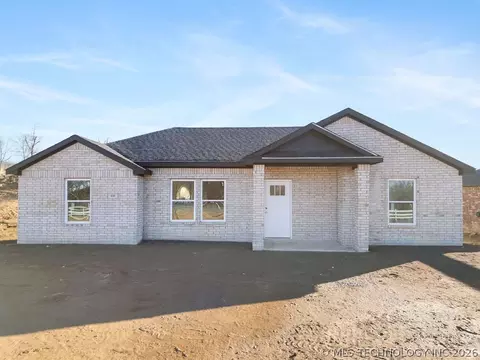 650 W 6th St, Atoka, OK 74525