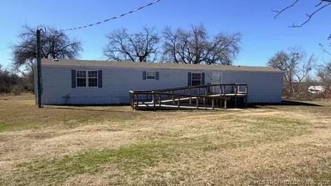 619 N Willow St, Lehigh, OK 74556