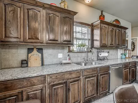 Kitchen - 808 N E St, Eufaula, OK 74432 photo 10 of 15