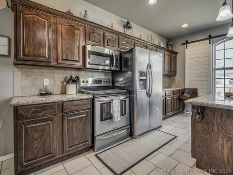 Kitchen - 808 N E St, Eufaula, OK 74432 photo 3 of 15