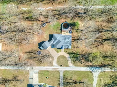 View/Area - 808 N E St, Eufaula, OK 74432 photo 3 of 9