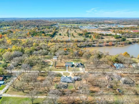 View/Area - 808 N E St, Eufaula, OK 74432 photo 4 of 9
