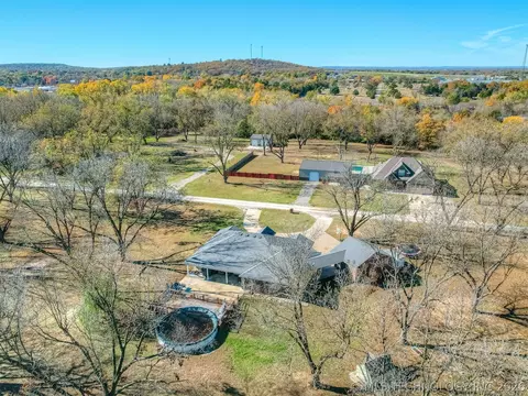 View/Area - 808 N E St, Eufaula, OK 74432 photo 7 of 9