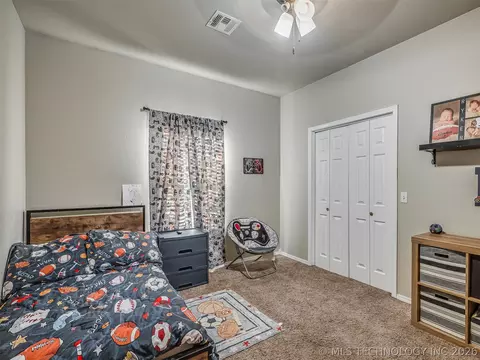 Bedroom - 808 N E St, Eufaula, OK 74432 photo 5 of 12