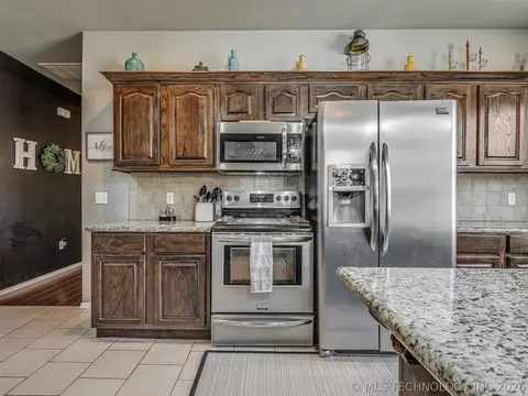 Kitchen - 808 N E St, Eufaula, OK 74432 photo 6 of 15