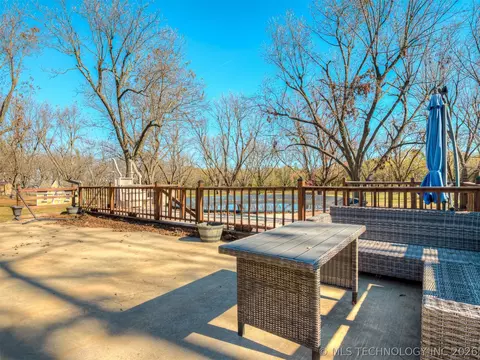 Exterior - 808 N E St, Eufaula, OK 74432 photo 9 of 13