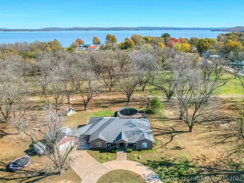 View/Area - 808 N E St, Eufaula, OK 74432 photo 1 of 9