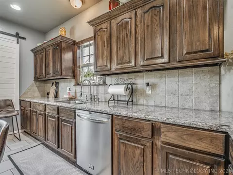 Kitchen - 808 N E St, Eufaula, OK 74432 photo 14 of 15