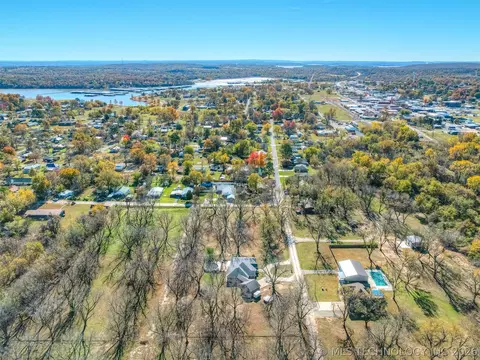 View/Area - 808 N E St, Eufaula, OK 74432 photo 8 of 9