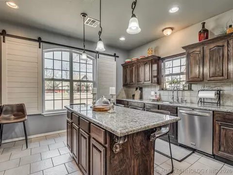 Kitchen - 808 N E St, Eufaula, OK 74432 photo 13 of 15