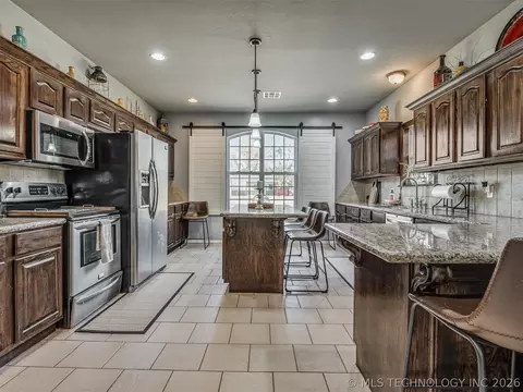 Kitchen - 808 N E St, Eufaula, OK 74432 photo 4 of 15