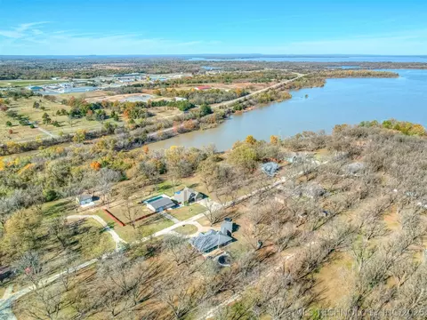 View/Area - 808 N E St, Eufaula, OK 74432 photo 5 of 9