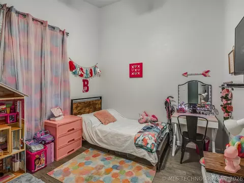 Bedroom - 808 N E St, Eufaula, OK 74432 photo 7 of 12