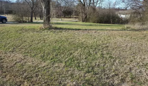 202 E John St, Henryetta, OK 74437 photo 4