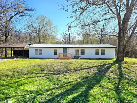103 Whitney Ln, Tahlequah, OK 74464