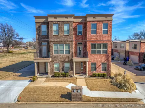 121 S Cedar Ave, Broken Arrow, OK 74012