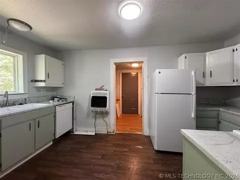 Kitchen - 345 E Cumberland Ave, Stringtown, OK 74569 photo 3 of 3