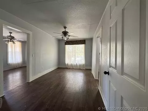 Living - 345 E Cumberland Ave, Stringtown, OK 74569 photo 2 of 3