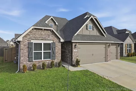 12429 S Norwood Ave, Bixby, OK 74008