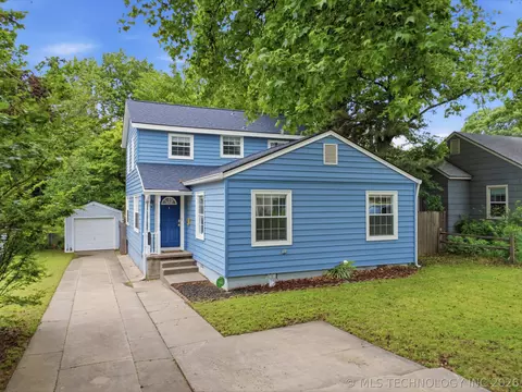 2204 S Oswego Pl, Tulsa, OK 74114