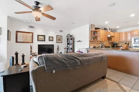 Living - 5118 N 427 Rd, Pryor, OK 74361 photo 1 of 6