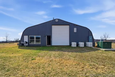 5118 N 427 Rd, Pryor, OK 74361