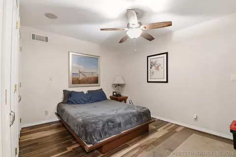 Bedroom - 5118 N 427 Rd, Pryor, OK 74361 photo 2 of 6