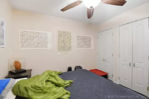 Bedroom - 5118 N 427 Rd, Pryor, OK 74361 photo 5 of 6