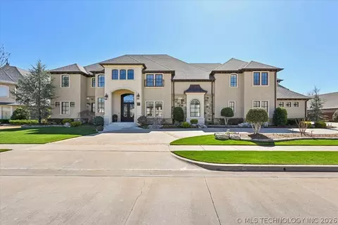 5909 W Twin Oaks St, Broken Arrow, OK 74011