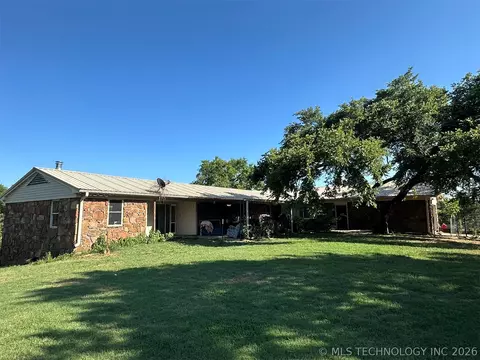 595 NW 1025th, Wilburton, OK 74578