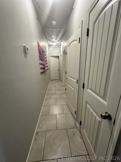 Entry Way - 300 E 17th St, Ada, OK 74820 photo 4 of 4