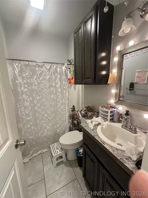 Bath - 300 E 17th St, Ada, OK 74820 photo 4 of 4